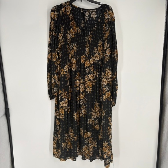 torrid Dresses & Skirts - Torrid Black Floral Smocked V Neck Long Sleeve Midi Dress Size 2X Romantic